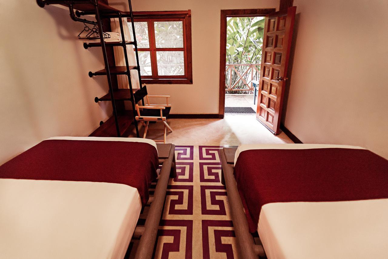 Jungle Lodge Tikal Hostal Esterno foto