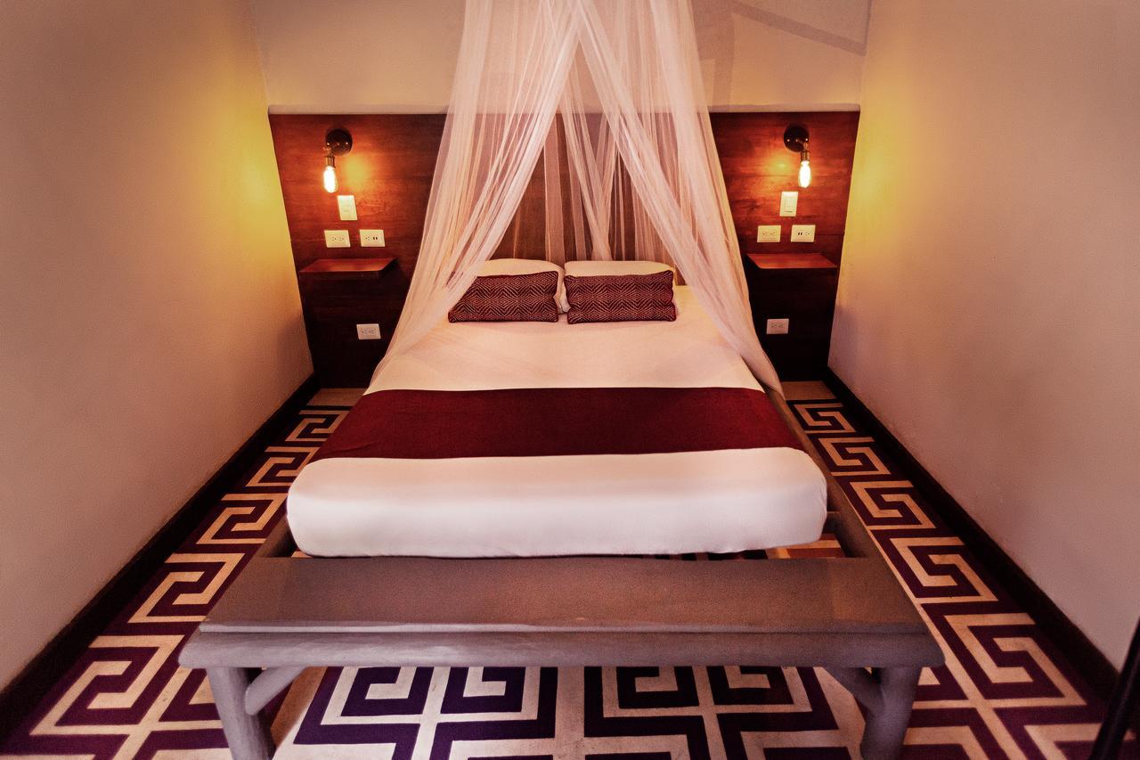 Jungle Lodge Tikal Hostal Esterno foto