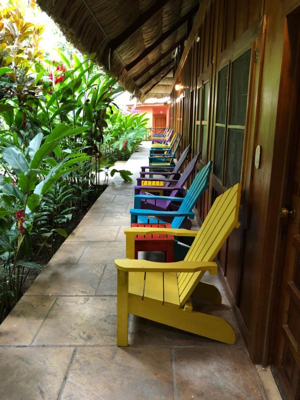 Jungle Lodge Tikal Hostal Esterno foto