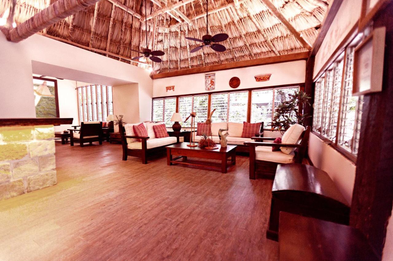 Jungle Lodge Tikal Hostal Esterno foto