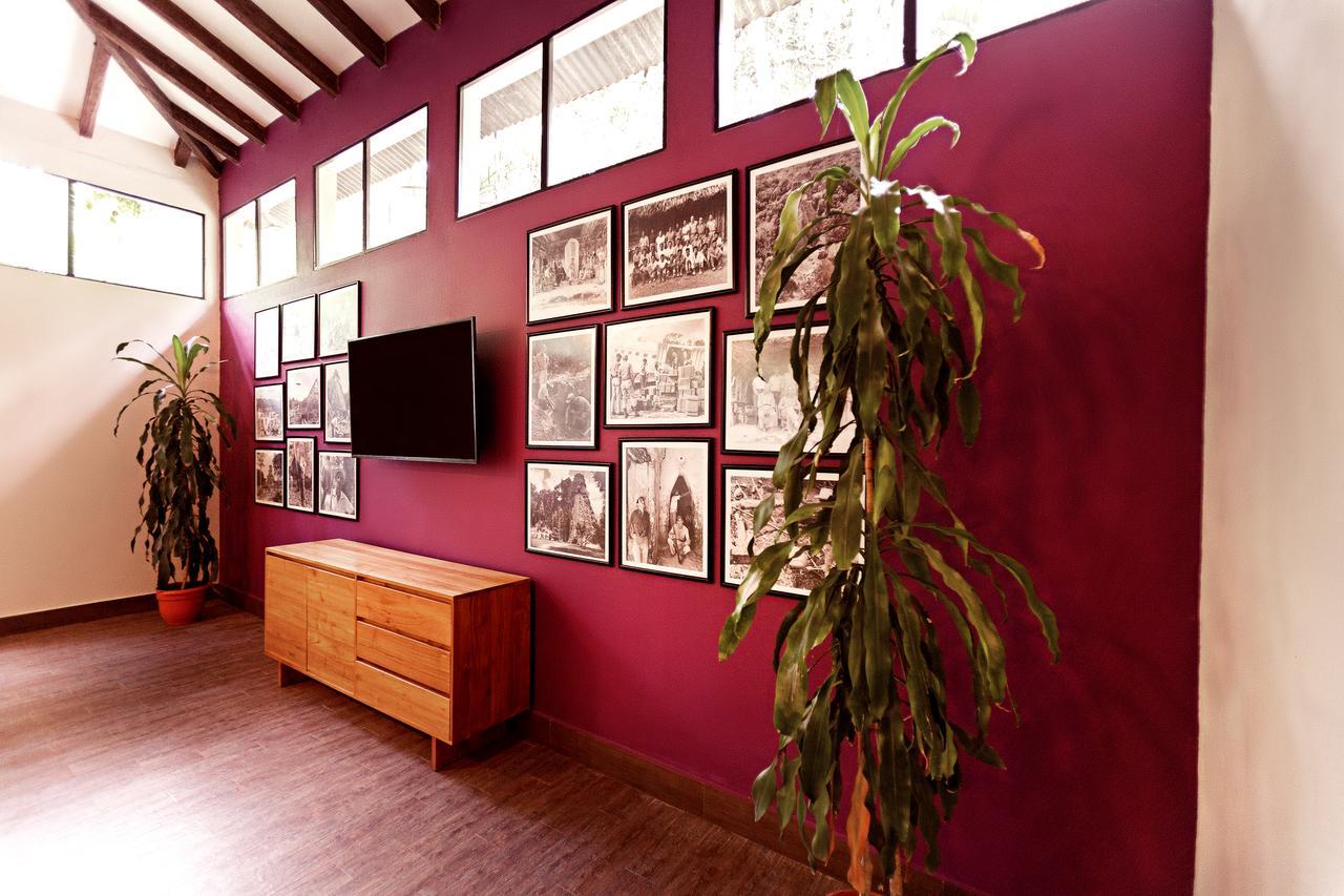 Jungle Lodge Tikal Hostal Esterno foto